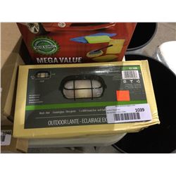 Canarmna Outdoor Light (8 1/4" x 4 3/8" x 4 1/8")