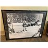 Image 1 : Framed Bobby Orr Flying Picture