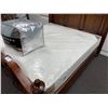 Image 1 : KING SIZE MATTRESS WITH LINENS