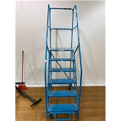 BLUE MOBILE WAREHOUSE STEP, TOP STEP IS 54" FROM GROUND