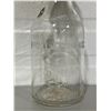 Image 2 : MCCOLL-FRONTENAC 1 QT SZ GLASS OIL BOTTLE W/ SPOUT