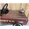Image 2 : FIRE FIGHTER PEDAL CAR