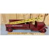 Image 2 : TIN FIRE TRUCK