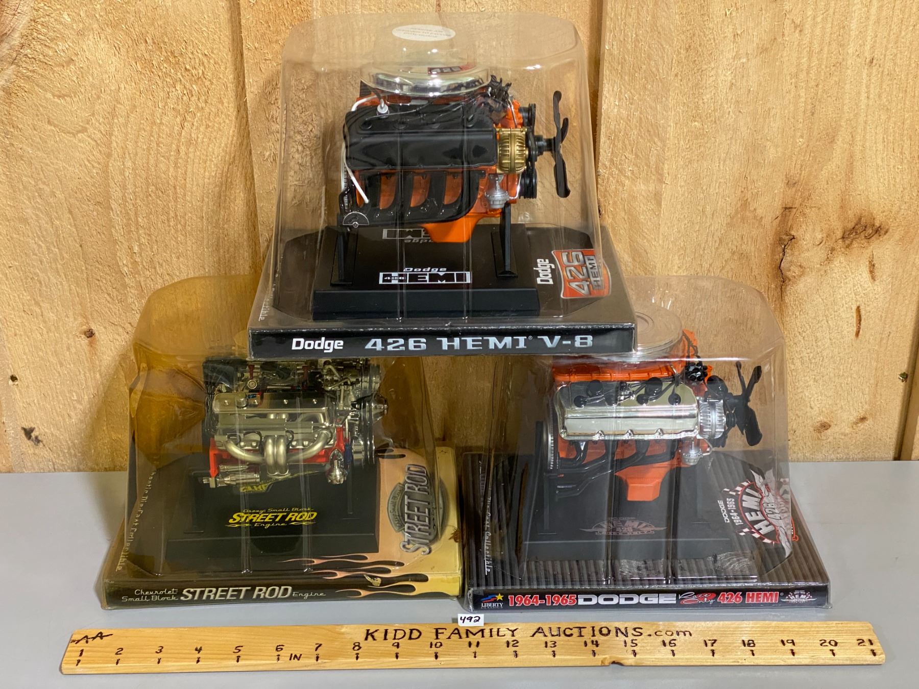 LOT OF 3 - 1/6 SCALE DIECAST MODEL ENGINES WITH MOVING PARTS