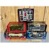 Image 1 : LOT OF 4 - 1/18 SCALE DIECAST CLASSIC VEHICLES & GARAGE SET
