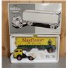 Image 1 : 1/34 SCALE 1953 WHITE 300 TRACTOR TRAILER