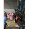 Image 1 : 1 Pair of Skate Shoes and 1 Childs Snow Boots
