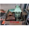 Image 1 : Bean Grinder, 2 Patio Lanterns & Vase