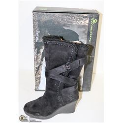 DAWGS WOMEN'S FASHION 11" WEDGE BUCKLE BOOTS