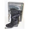Image 1 : DAWGS WOMEN'S FASHION 11" WEDGE BUCKLE BOOTS