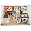 Image 1 : FLAT OF ASSORTED JEWELRY
