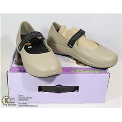 MARY JANE SHOES TAN/BLACK SIZE 6/36