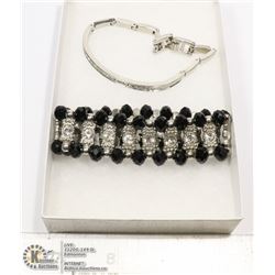 LOT OF 2 COSTUME BRACELETS IN BOX