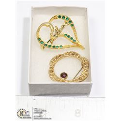GROUP OF 2 COSTUME JEWELRY BROOCHES