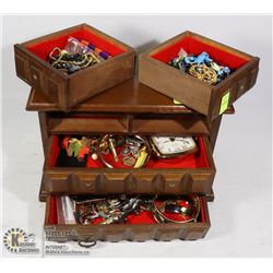 VINTAGE JEWELRY BOX WITH CONTENTS