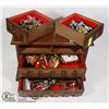 Image 1 : VINTAGE JEWELRY BOX WITH CONTENTS