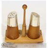 Image 1 : 50'S TEAK STYLE WOOD SALT & PEPPER SHAKERS