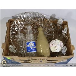 FLAT OF COLLECTIBLE BOTTLES AND SERVING DISHES