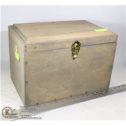 SMALL WOOD STORAGE/CONTAINER