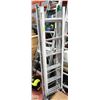 Image 1 : WERNER 15' ALUMINUM COMPACT EXTENSION LADDER