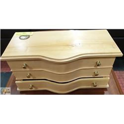 ROCKY MTN MADE IN CANADA JEWELLERY BOX FILLED