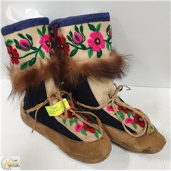 MUKLUKS SIZE 9 WITH FLORAL EMBROIDERY