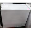 Image 1 : HOTPOINT 7.1 CU. FT. CHEST FREEZER