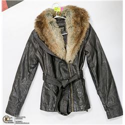 SIZE MEDIUM GUESS LADIES BROWN LEATHER JACKET