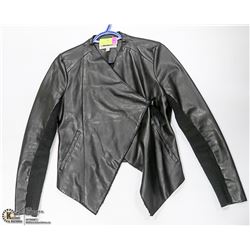 BB DAKOTA BLACK LEATHER JACKET SIZE SMALL
