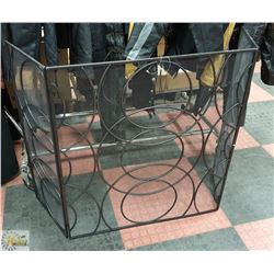 FIRE PLACE SCREEN  / BLACK ORNATE METAL