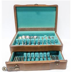 ONEIDA ROGERS SILVER PLATE SERVICE PLATE CUTLERY