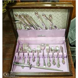 LARGE SET OF ROGERS FLATWARE VICTOIAN ROSE PATTERN