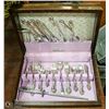 Image 1 : LARGE SET OF ROGERS FLATWARE VICTOIAN ROSE PATTERN