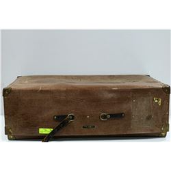 LARGE STEAMSHIP LUGGAGE  SOLID LEATHER