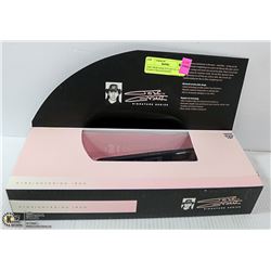 JOSE EBER HAIR STYLIST TO THE STARS STRAIGHTENING