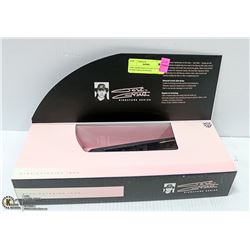 JOSE EBER HAIR STYLIST TO THE STARS STRAIGHTENING