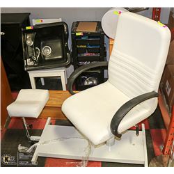 SALON CHAIR WITH FOOT STOOL