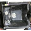 Image 1 : HAIR WASHING SINK