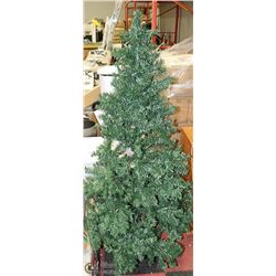 6FT CHRISTMAS TREE WITH LIGHT