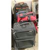 Image 1 : LOT OF 5 SUITCASES
