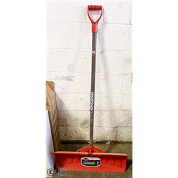 LARGE GARANT RED SNOW SHOVEL