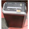 Image 1 : BELLOS PAPER SHREDDER DAMAGED SOLD AS IS