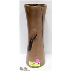 13" TALL MID CENTURY POTTERY VASE. ESTATE