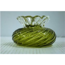 HANDBLOWN GREE SPIRAL SWIRL ART GLASS VASE