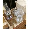 Image 1 : BOX OF 3 OIL LAMPS WITH 2 SHADES
