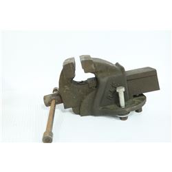 BOX WITH RAE 40 - 4 INCH BENCH VISE (MADE