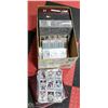 Image 1 : BOX WITH 4 ASSORTED BINDER OF HOCKEY CARDS