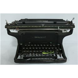 UNDERWOOD TYPEWRITER  BLACK 40
