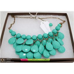 AQUABEAD NECKLACE 1970'S