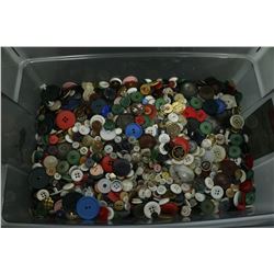 LARGE BOX OF VINTAGE BUTTONS